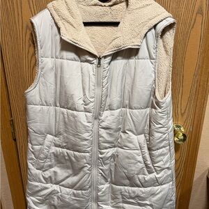 Women's Cream Hooded Puffer long Vest brand new without tags size xxl.